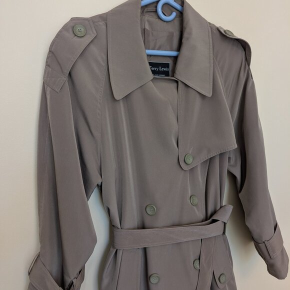 Terry Lewis Classic Luxuries water repellent taupe trench coat Large EUC - Picture 2 of 15